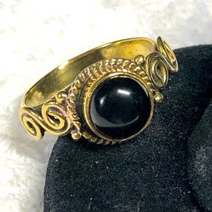 🖤💍 pretty black onyx and brass handmade ring -ethnic feel/scroll work